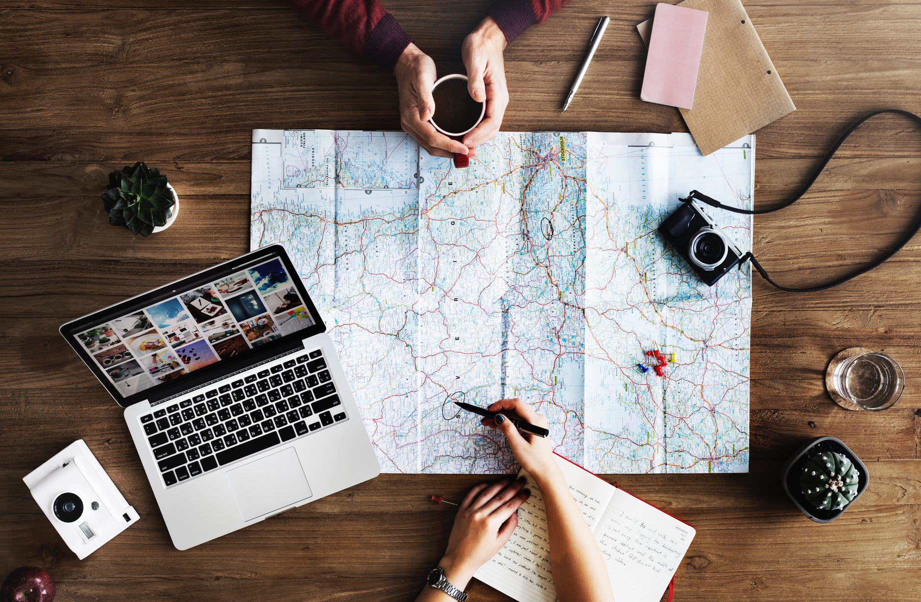 Tracking shipments made easy for both store owners and their customers